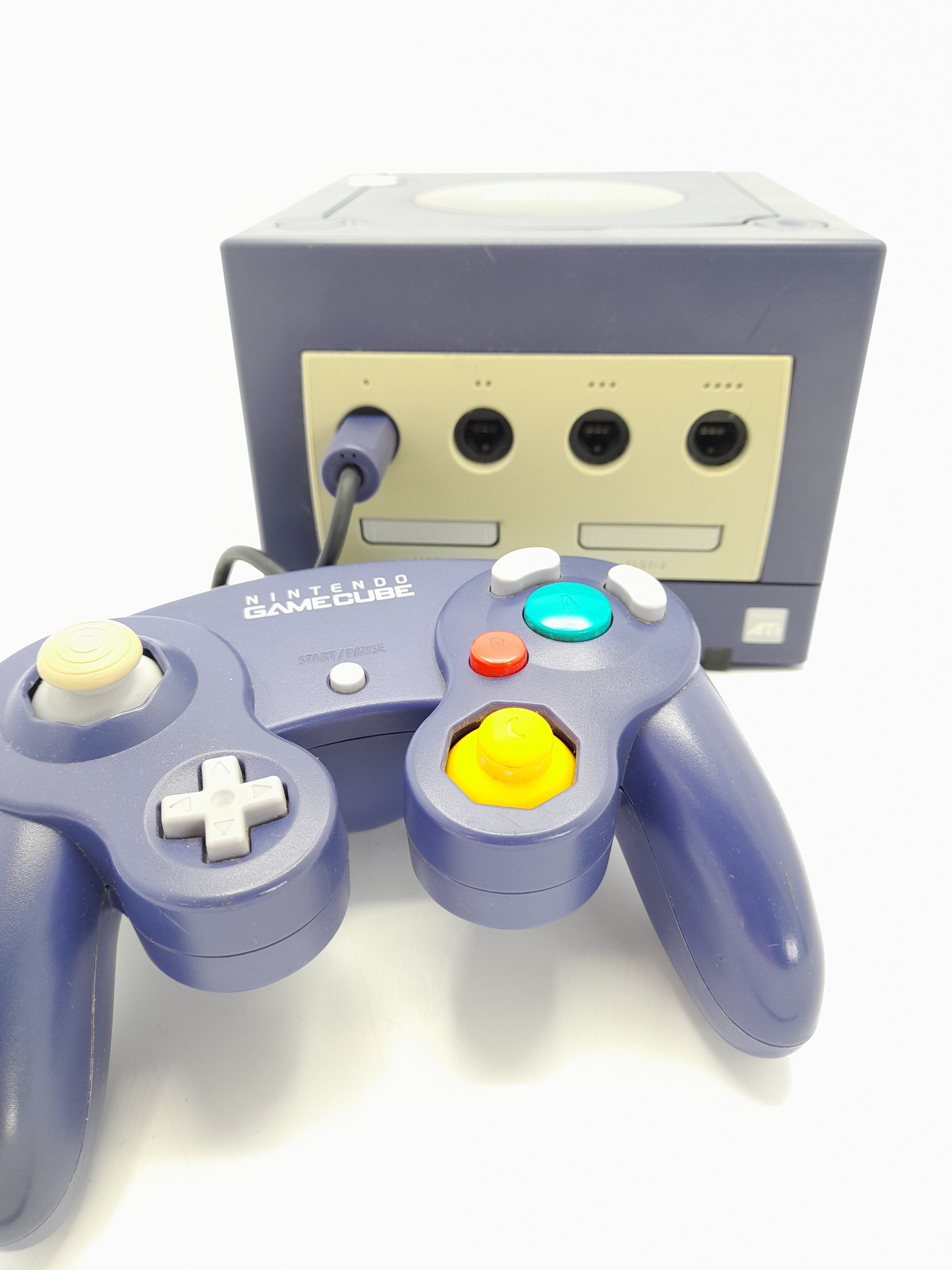 Foto van GameCube & Controller Paars