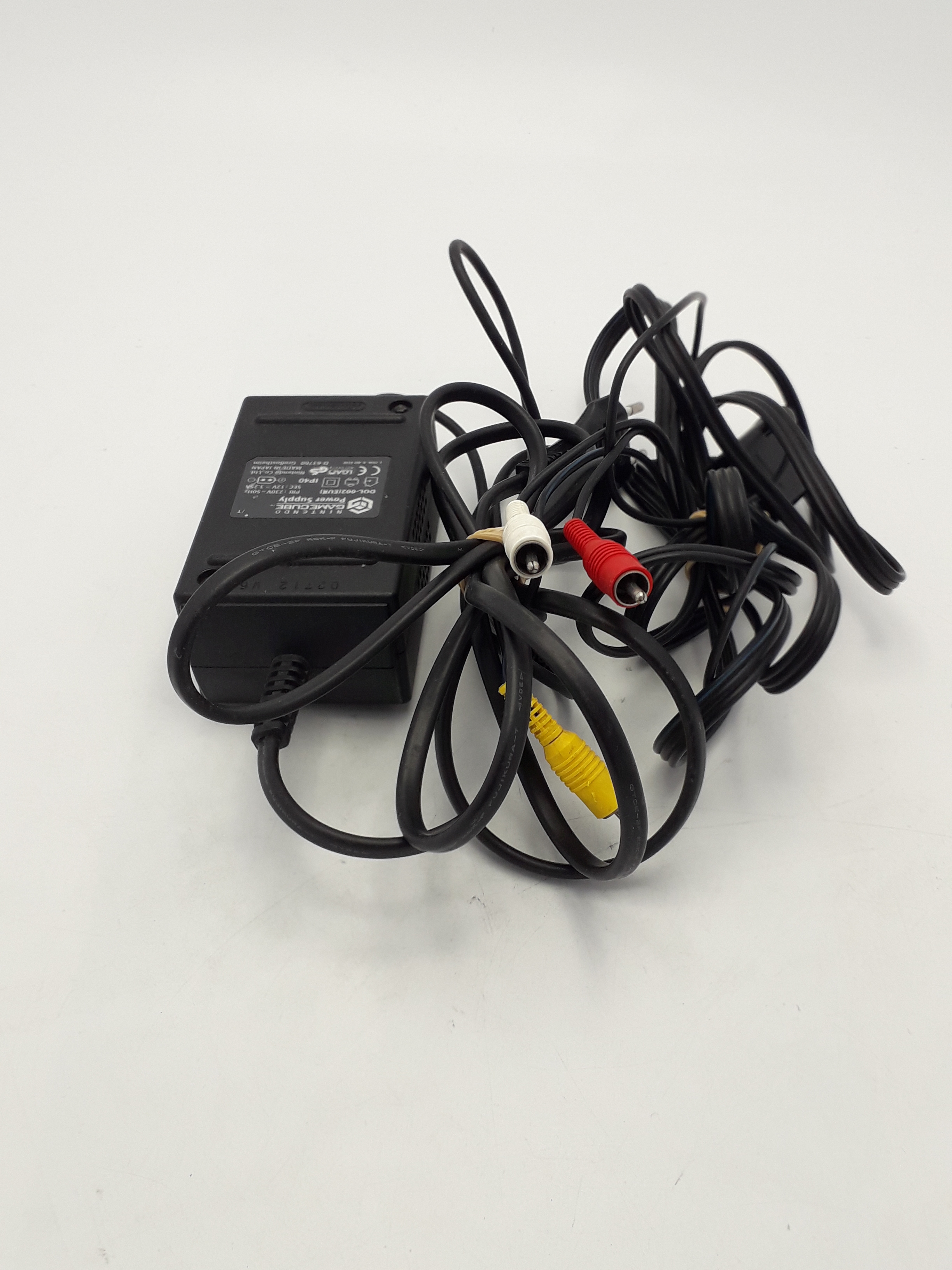 Foto van GameCube Paars Licht Verkleurd