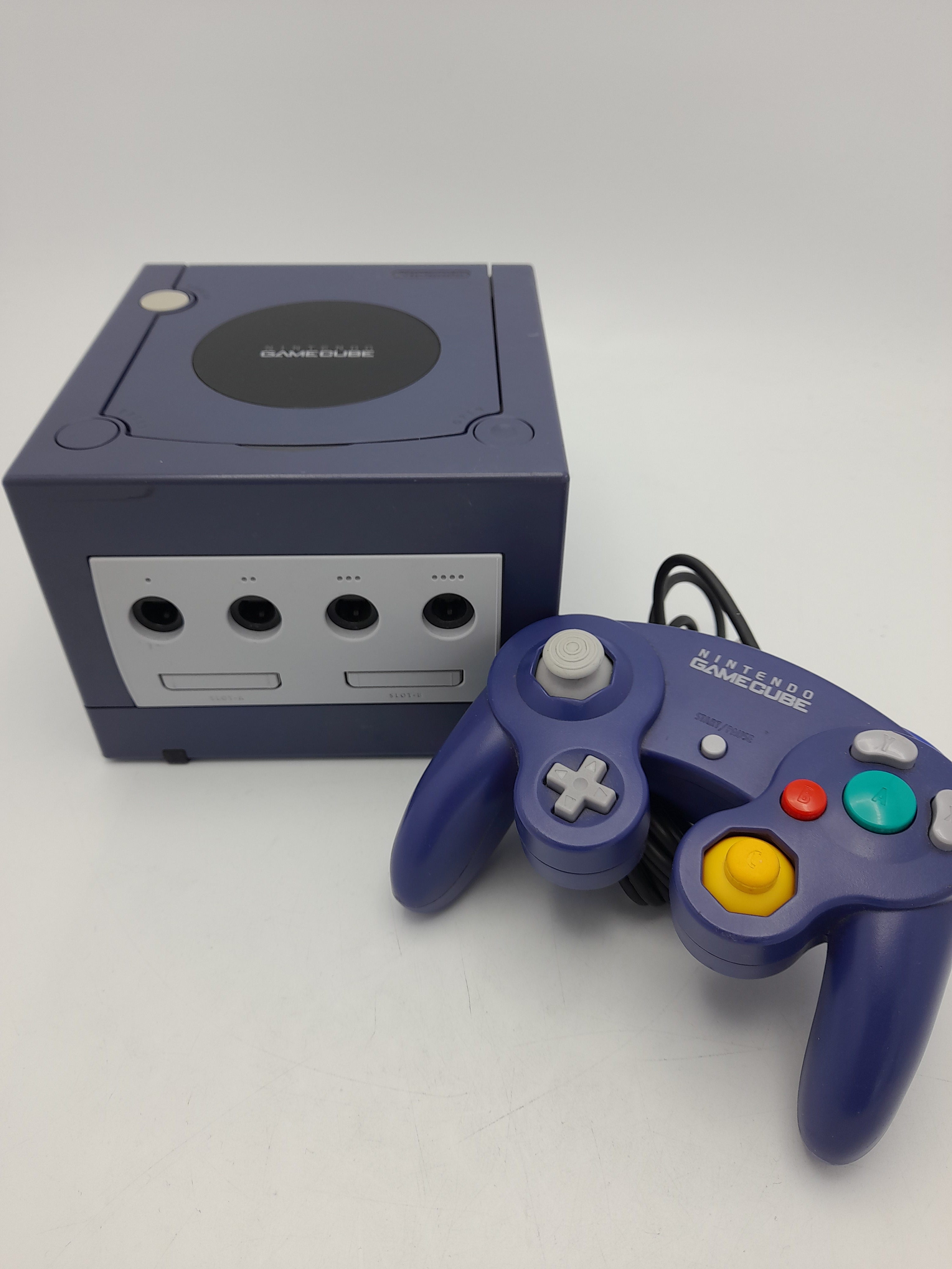 Foto van GameCube & Controller Paars