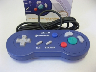 De <a href = https://www.mariocube.nl/GameCube_Spelinfo.php?Nintendo=Game_Boy_Player target = _blank>Game Boy Player-controller</a> is geweldig voor klassieke games, maar ook compatibel met de <a href = https://www.mariowii.nl>Wii</a>.