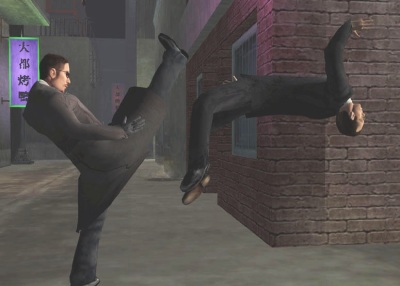 Hai la scelta di utilizzare le tue abilità di Kung Fu o di afferrare le tue armi.